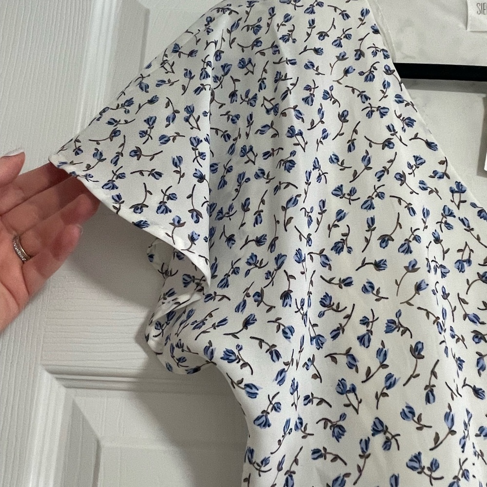 Sienna Sky Women's White Maxi Dress with Blue Floral Print Size M - Picture 4 of 5